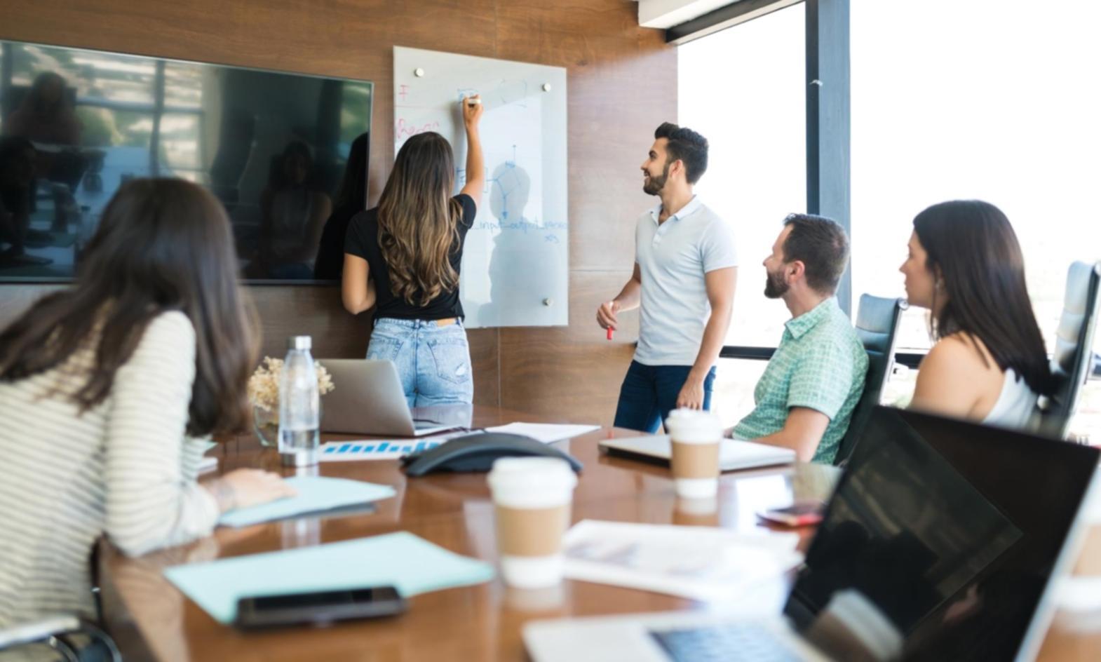 Session de formation en négociation commerciale avec des professionnels